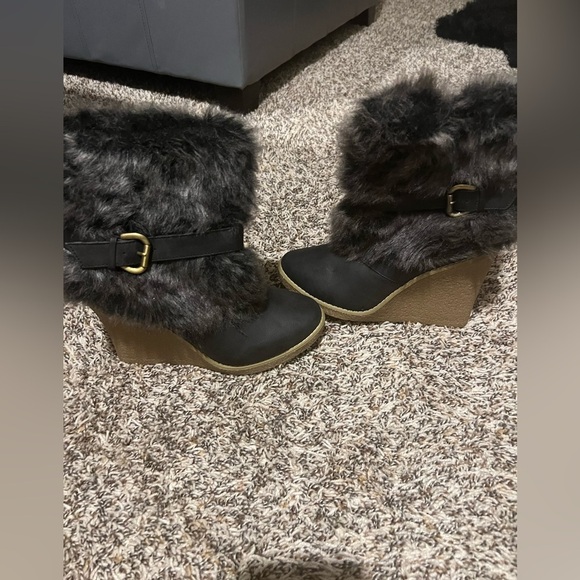 ❤️WEDGE BOOTS SIZE 7 - Picture 1 of 5
